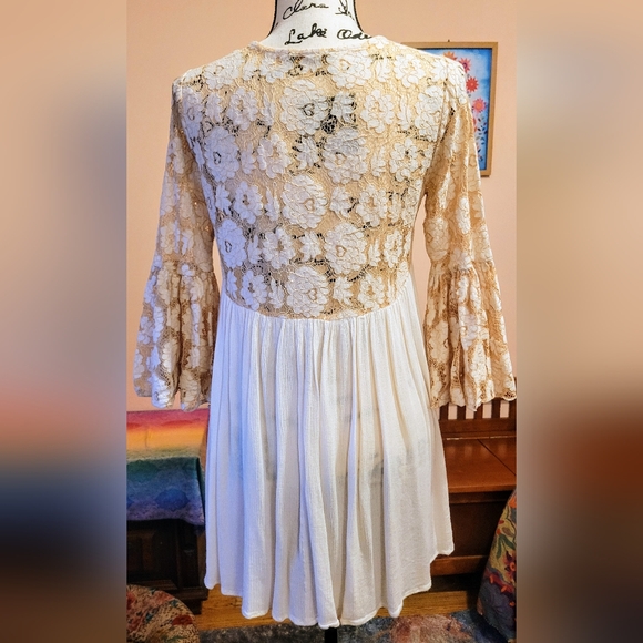 Blu Heaven Boho Bell Sleeve Floral Festival Dress, Ivory, Breezy, M, EUC - Picture 9 of 13